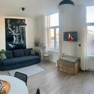 Appartement Sleep - Black And White Modern Flat With Cityview