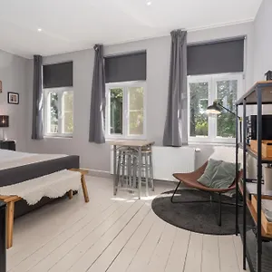 Spacious Guest Near Historic Market - 5 Min Walk Bélgica