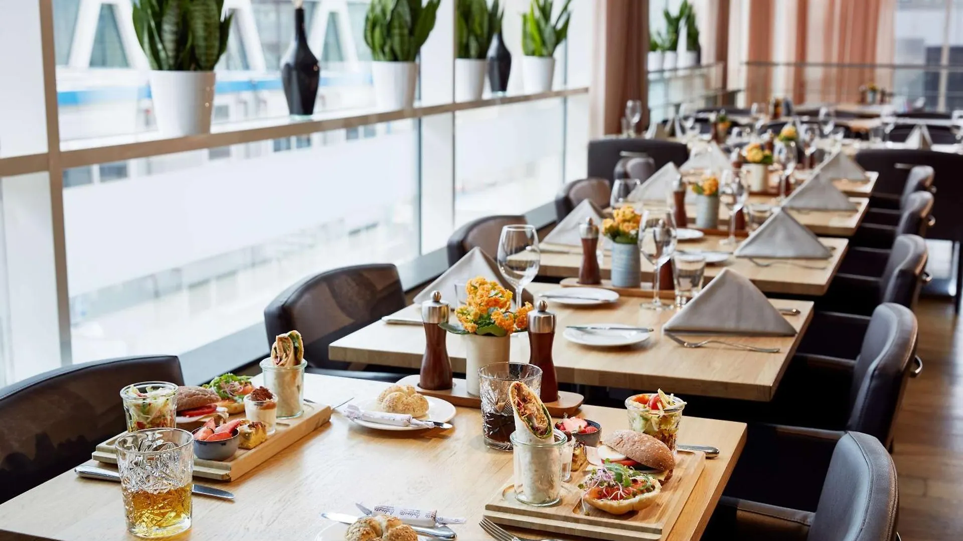 Lindner Hotel Antwerp, Part Of Jdv By Hyatt Anvers
